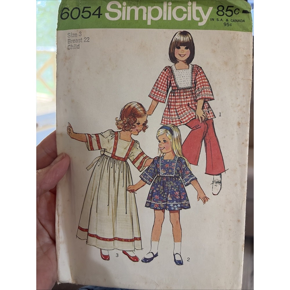 Simplicity Vintage 1970's Sewing Pattern #6054 Girls Caftan Size 3 Uncut